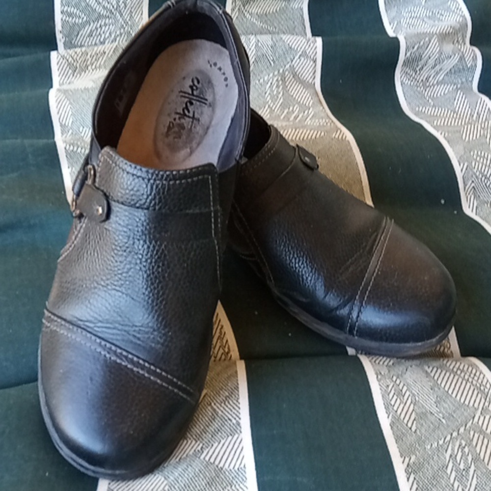 Clark's leather slip on flat comfort  loafers  size 8.5.